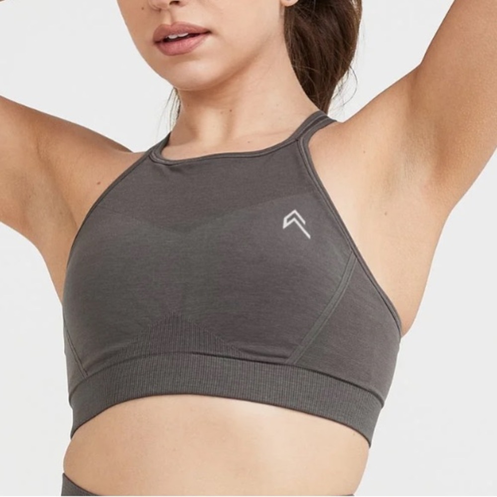 EFFORTLESS SEAMLESS HIGH NECK BRALETTE | DEEP TAUPE Oner Active Medium